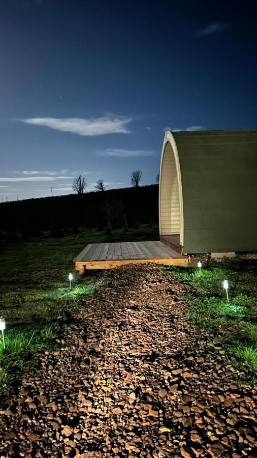 Orchard Luxe Glamping Pod Hotel ดังกานนอน ภายนอก รูปภาพ